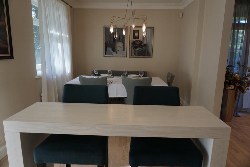 Wooden Villa Apartments Jurmala Exterior photo