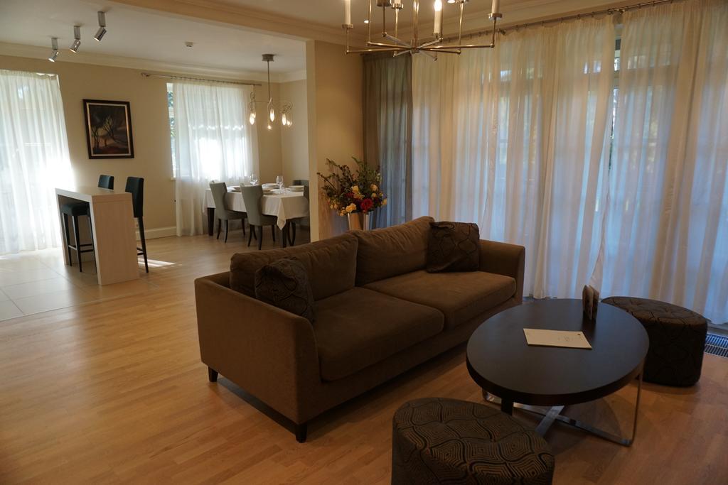 Wooden Villa Apartments Jurmala Exterior photo